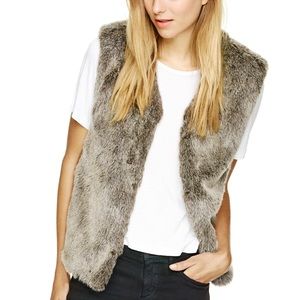 Aritzia Talula Faux Fur Vest